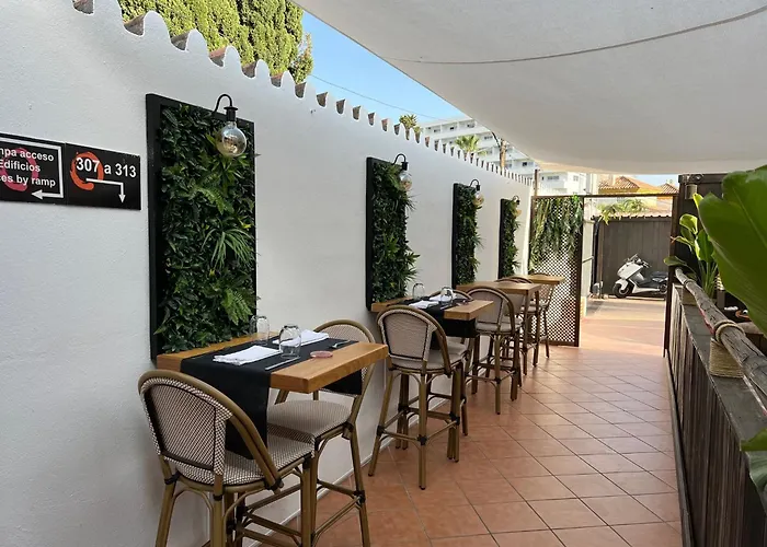 Explore Top Torremolinos Hotels with Jet2 for an Unforgettable Stay