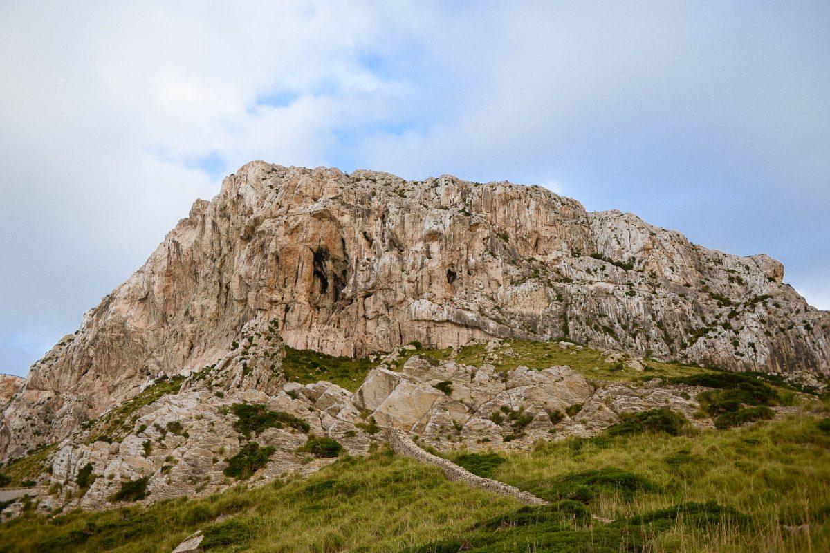 Rock formation in Mallorca near Cap de Formentor, Spain - © James Camel / franks-travelbox